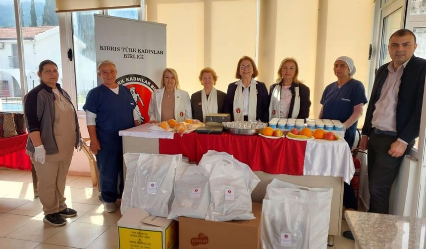 KT Kadınlar Birliği Lefkoşa Merkez Şubesi Lapta Huzurevi’ni ziyaret etti