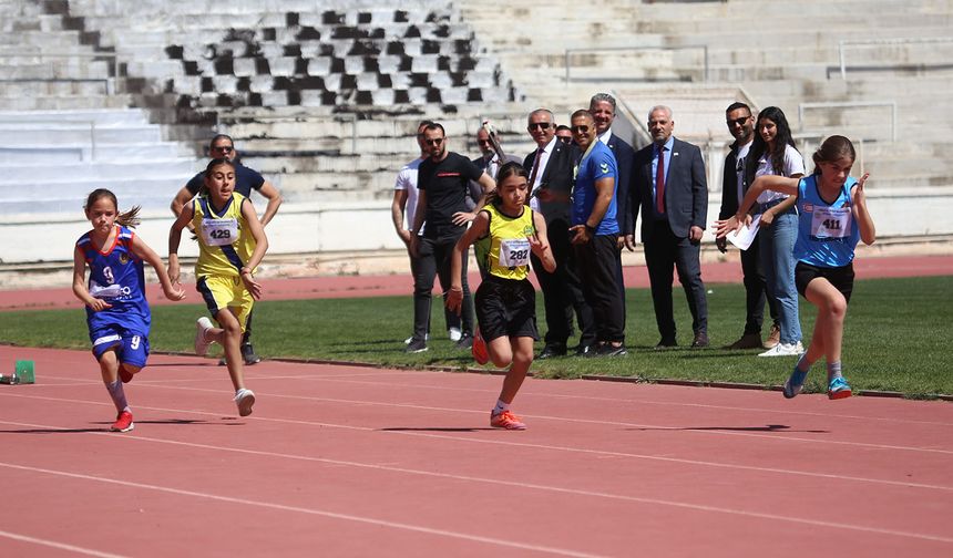 İlkokullar Sprint Yarışları’nda piste çıktı