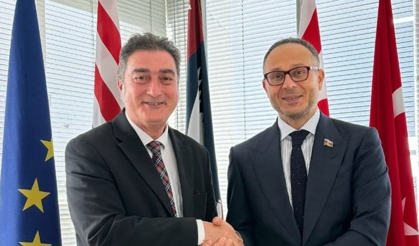 Azerbaycan Milletvekili Hasanov, GAÜ'yü ziyaret etti