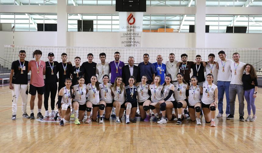 Üniversiteler Voleybolda DAÜ çifte şampiyon