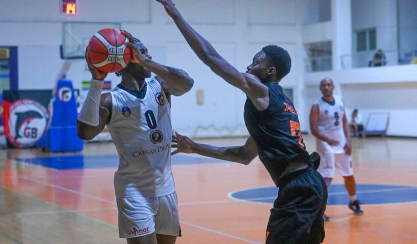 Gençler, Base’e patladı: 63-43