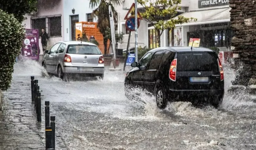 Şiddetli yağış Güney Kıbrıs’ta çeşitli sorunlara yol açtı