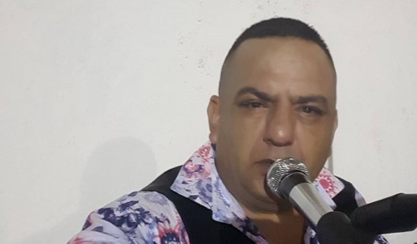 Ceylanoğlu, sevenlerini şok etti