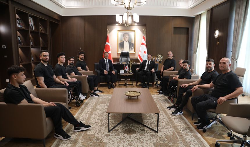 Öztürkler, Vakıflar Tekerlekli Sandalye Basketbol Takımı’nı kabul etti