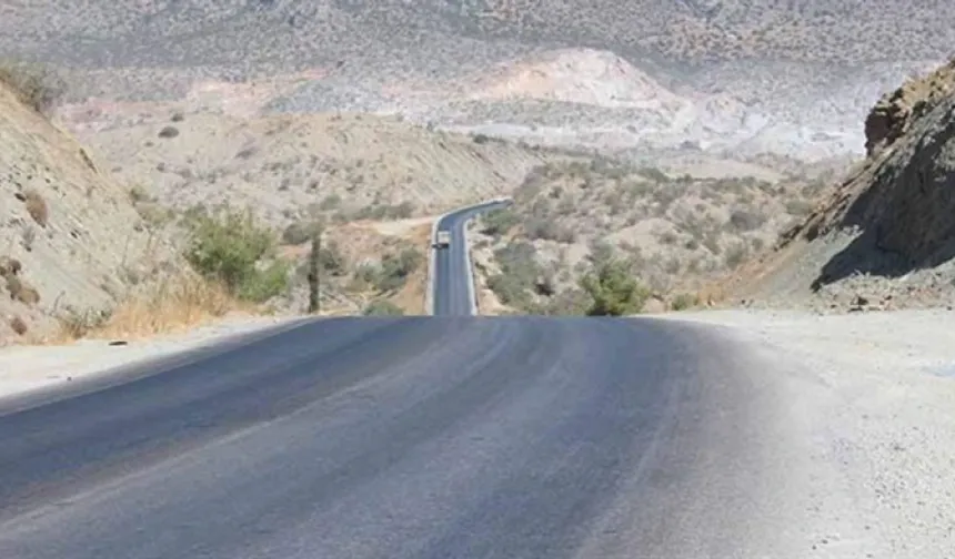 Girne-Değirmenlik anayolunda kumlama uyarısı