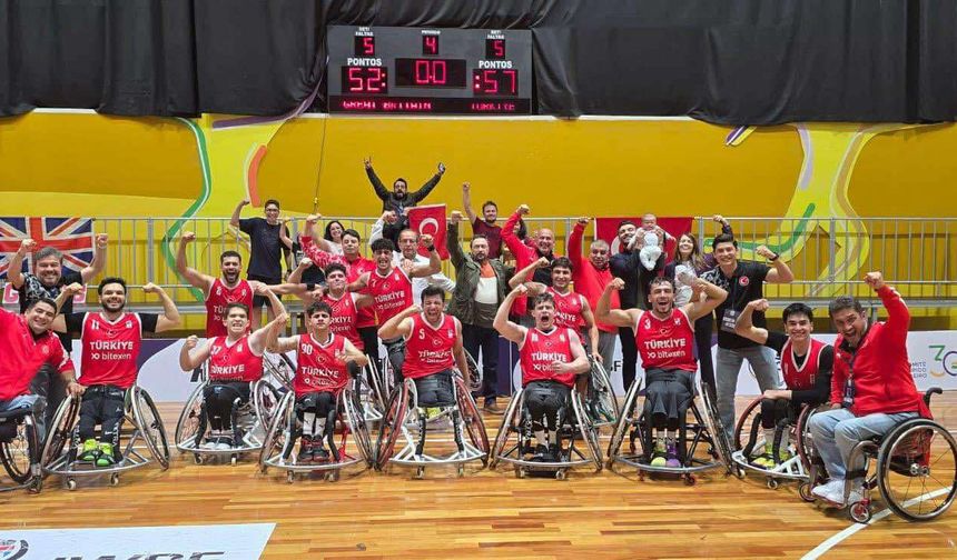 Vakıflar Tekerlekli Sandalye Basketbol takımı oyuncularından tarihi başarı