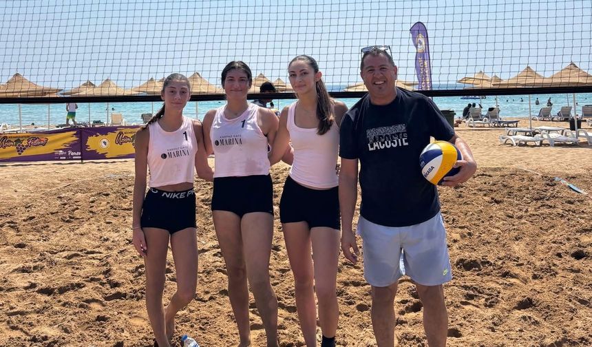 Mehmetçik Üzüm Festivali Amatör Plaj Voleybol Turnuvası başladı