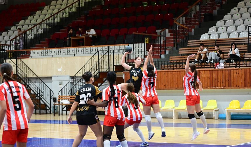 Hentbolda U16 Ligi devam ediyor