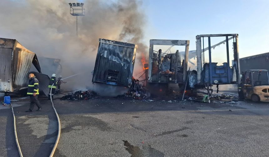 Lefkoşa’da Gümrük ve Rüsumat Dairesi park yerinde korkutan yangın