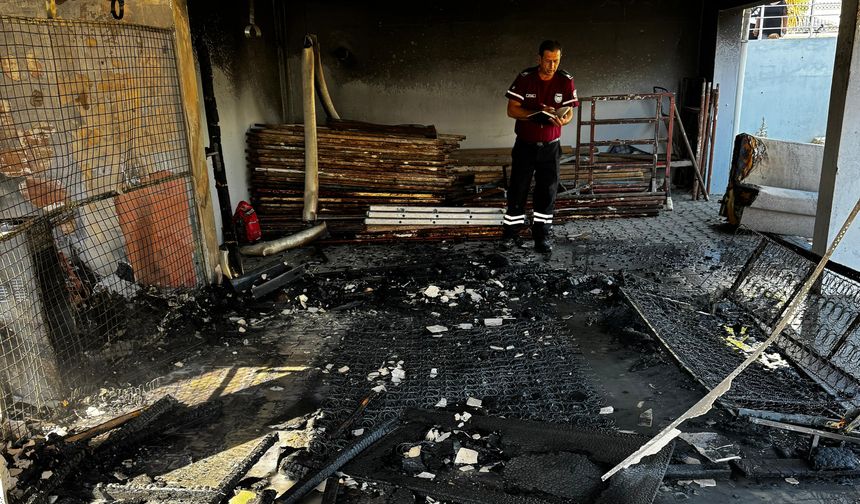 Çakmakla oynayan çocuklar yangına neden oldu