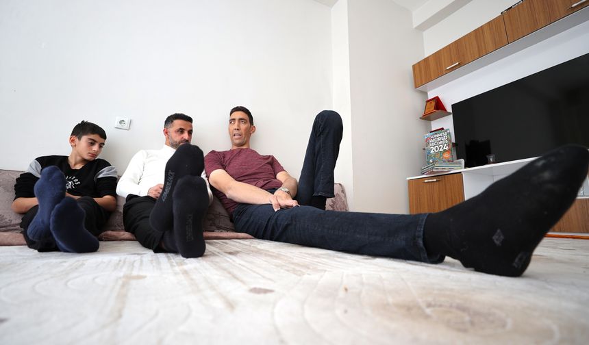 "Dünyanın en uzun adamı" Sultan'ın hayatı İngiltere'de belgesel oluyor