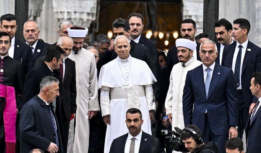 Vatikan Devlet Başkanı Papa 14. Leo, Sultanahmet Camisi'ni ziyaret etti