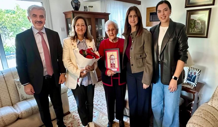 Telsim bu yılda emekli öğretmenlerini unutmadı ve ziyaretlerini gerçekleştirdi