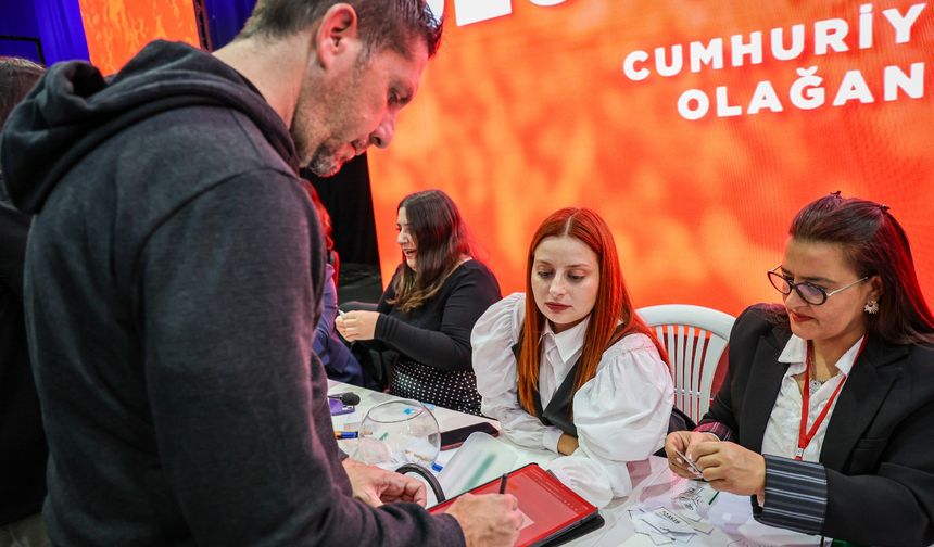 CTP Kurultayı'nda 18.00 itibarıyla 2 bin 100 oy kullanıldı