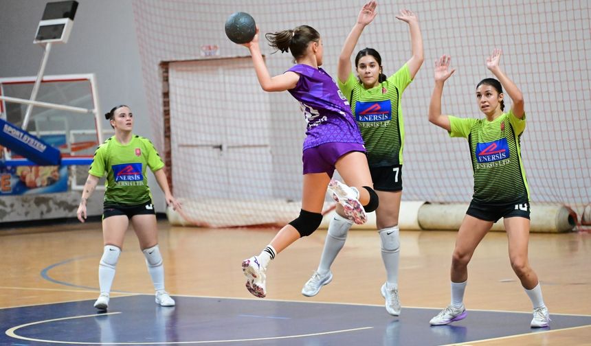 Hentbolda U18 start aldı
