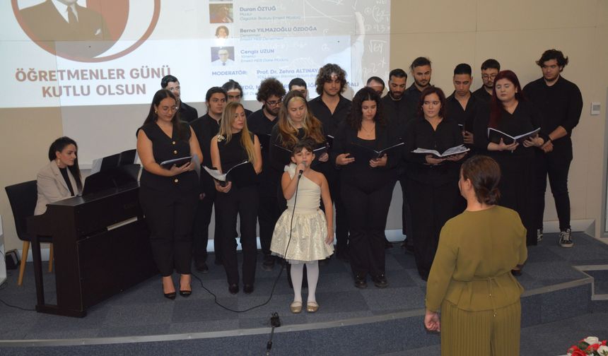 “Atatürk Eğitim Fakültesi Öğretmen Marşı” ilk kez seslendirildi