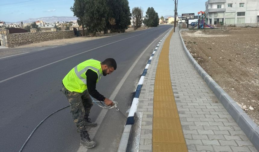 Mesarya Belediyesi, yaya ve araç güvenliği için çalışmalarını sürdürüyor