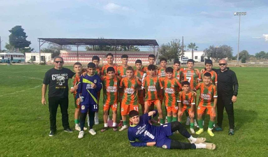 Atleks Şanverler Ortaokulu’nun namağlup liderliği sürüyor