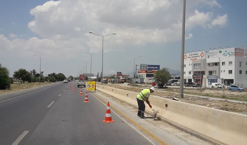 Düzova Kavşağı ile Yonca Kavşağı arasındaki refüj çevresi temizlenecek