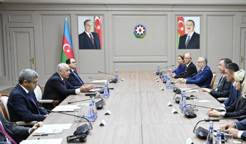 Hasipoğlu, Azerbaycan Başbakanı Ali Asadov ile görüştü