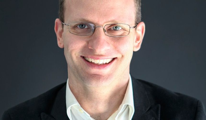 DAÜ mezunu Mehmet Baha, küresel düzeyde ilham vermeye devam ediyor