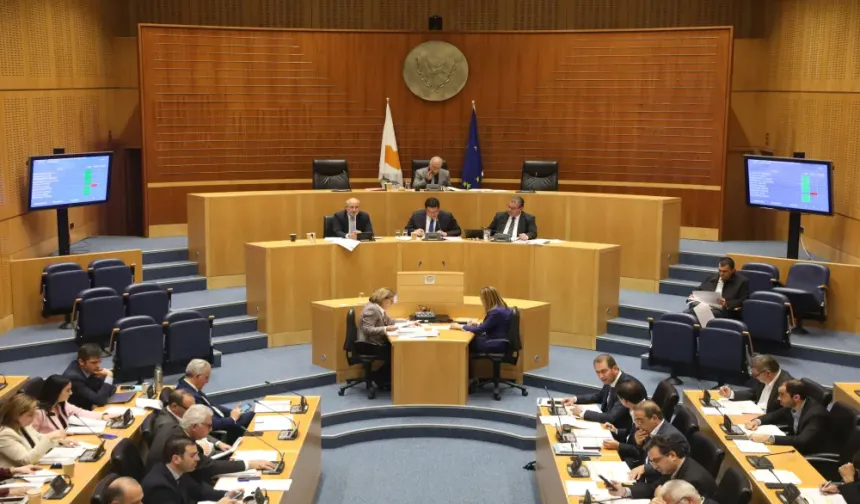 Rum Merkez Bankası yasası değişiyor