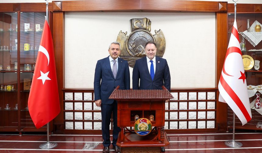 Öztürkler: “Kıbrıs Türk halkının geleceği, Türkiye ile omuz omuza ilerlemekten geçiyor”