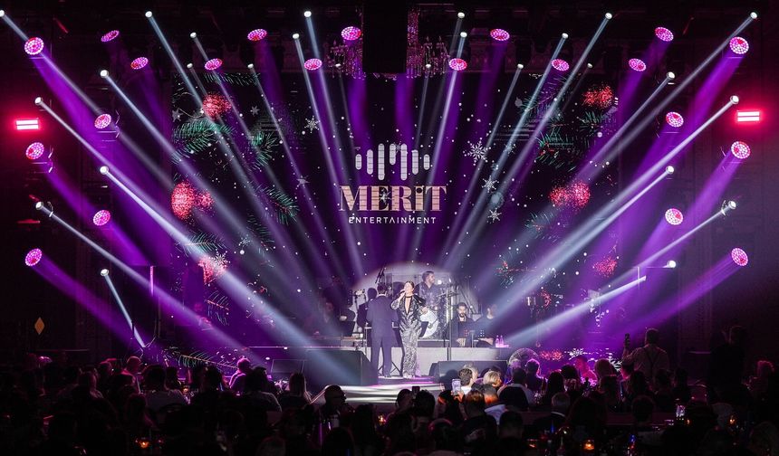Sibel Can yeni yılı Merit Royal Diamond sahnesinde karşıladı