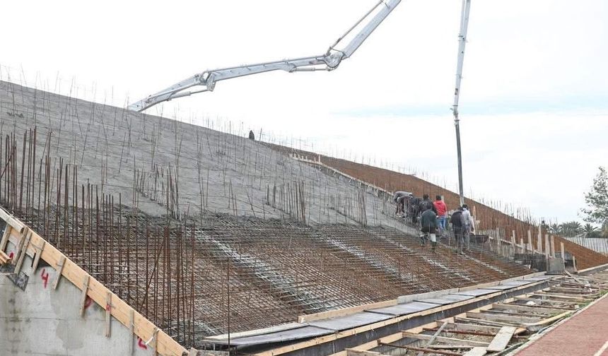 Alayköy Spor Tesisi’nde tribün çalışmaları hızla ilerliyor