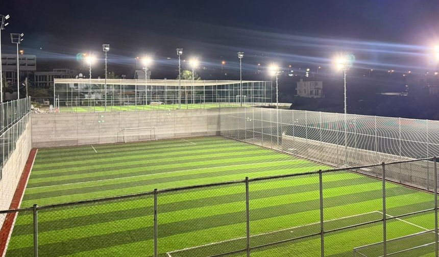 Doğan halı sahaları ışıl ışıl