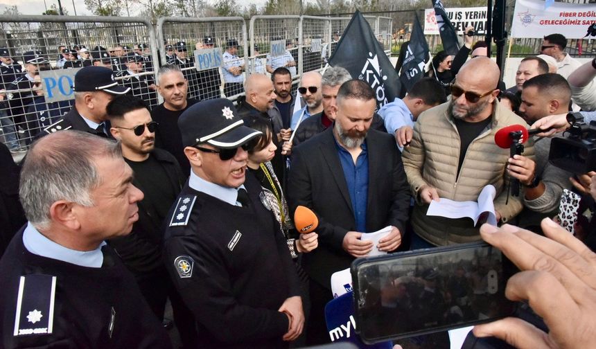 Sendikalar, grev erteleme kararını tanımayacaklarını açıkladı