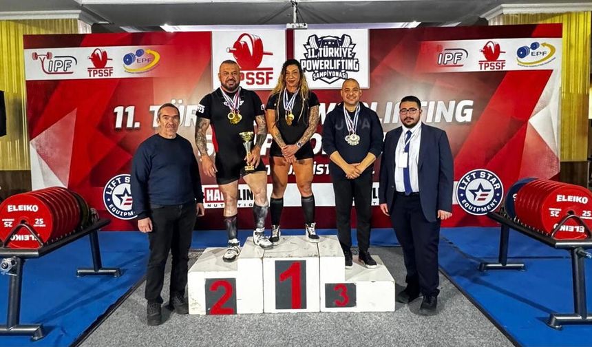 Türkiye Powerlifting Şampiyonasında çifte şampiyonluk