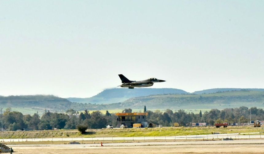 Türkiye'nin KKTC'ye gönderdiği F-16'lar Ercan'a ulaştı