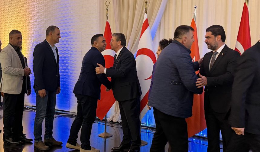 Başbakan Üstel, bayram tebriği kabul etti