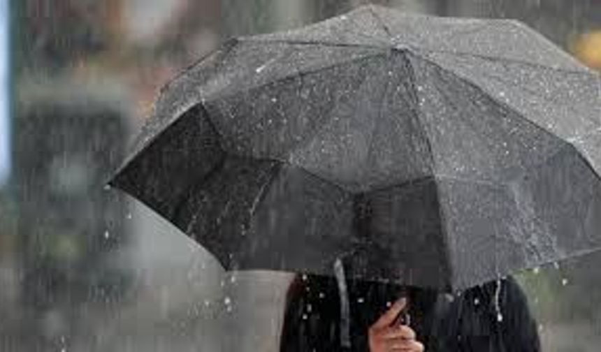 Lefkoşa-Güzelyurt anayolunda sağanak nedeniyle görüş mesafesi azaldı