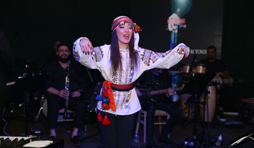 Misty Bar’da nostalji dolu gece