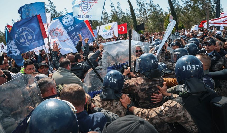 Halk ile polis karşı karşıya kaldı