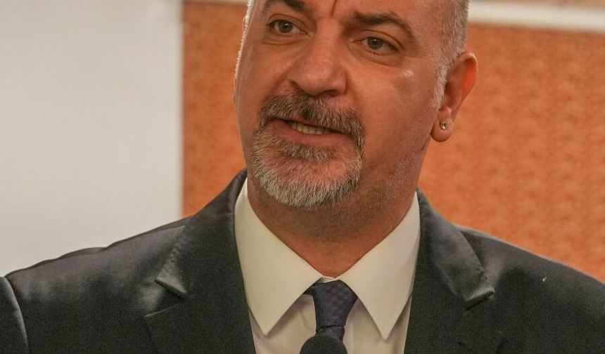 Soyalan: "Şiir sustuğunda insanlık da susar. Şiir insanlığın ortak vicdanıdır"