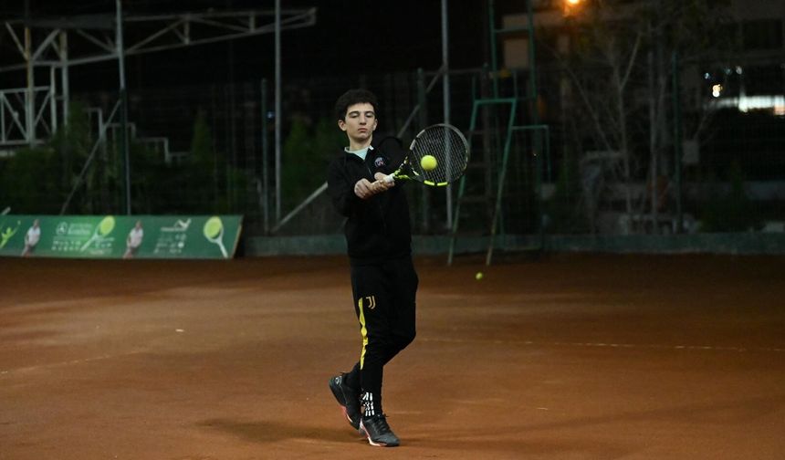 Ekrem Yeşilada Kış Kupası’nda kortlar ısındı