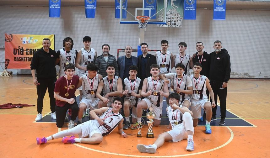 U18 Erkekler Ligi’nde şampiyon YDÜ