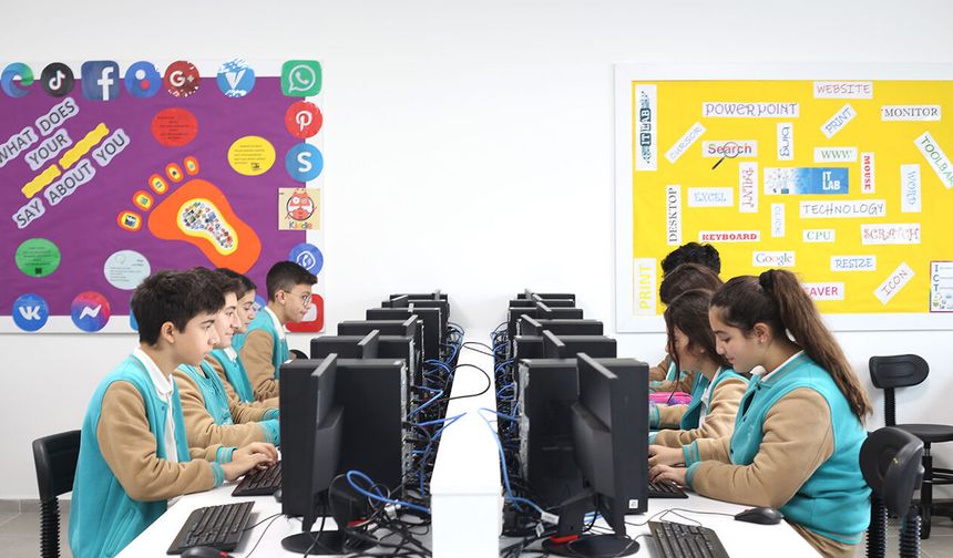 Dr. Suat Günsel Bursu artık üniversite eğitimini de kapsayacak