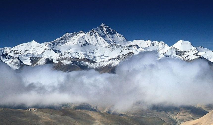 İki Hint dağcı Everest Dağı'ndan iniş sırasında hayatını kaybetti