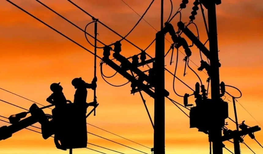 Yeniboğaziçi Trafo Merkezi’nde arıza nedeniyle birçok yer elektriksiz
