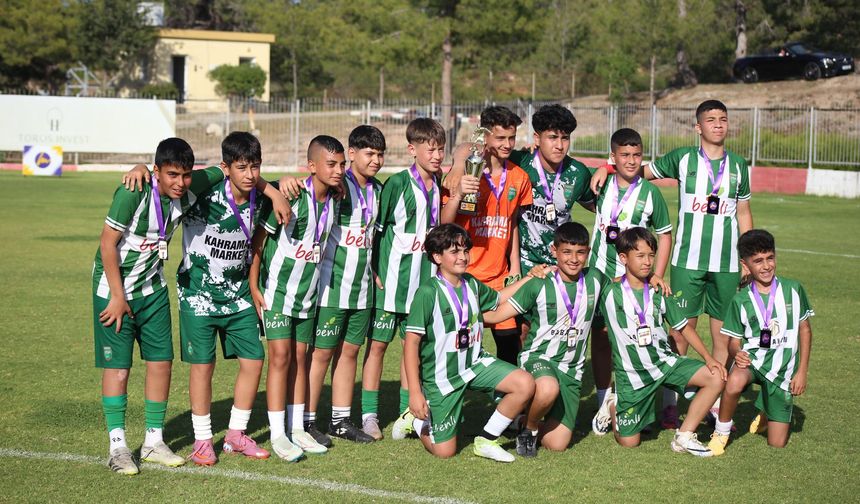 Geleceğin futbolcuları futbolun güzelliklerini yansıttı