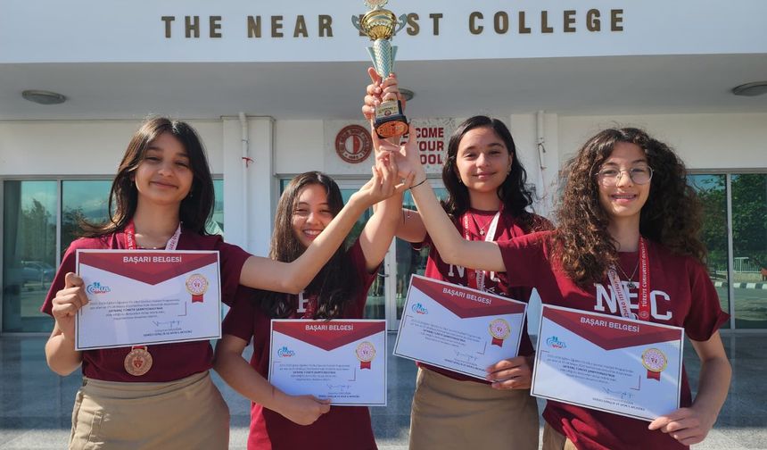 Yakın Doğu Koleji Yıldız Kız Satranç Takımı KKTC’yi gururlandırdı