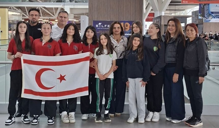 Yıldız Kız Güreş Takımı yarı finalde