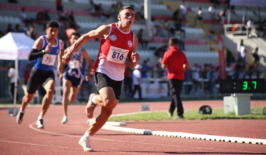 Atletlerimizden Eskişehir'de gurur günü