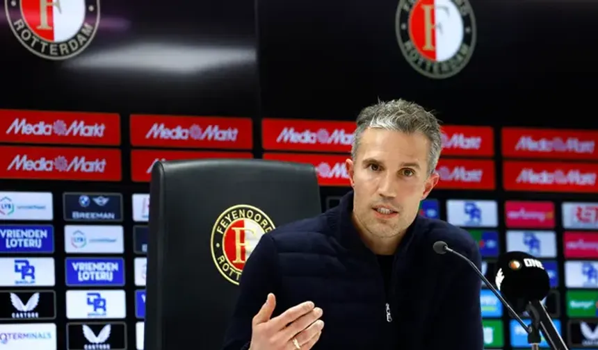 Feyenoord, Van Persie ile yollarını ayırdı