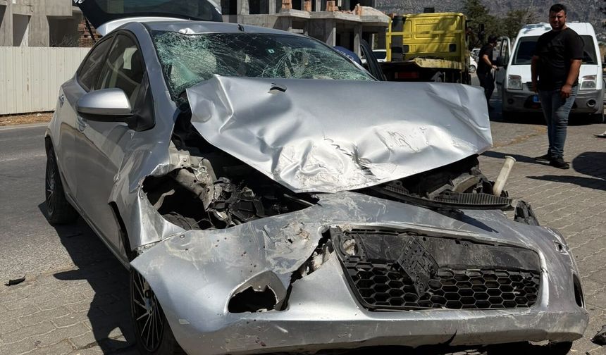 Ölümlü kazada sürücü kaçak çıktı, aracında uyuşturucu bulundu