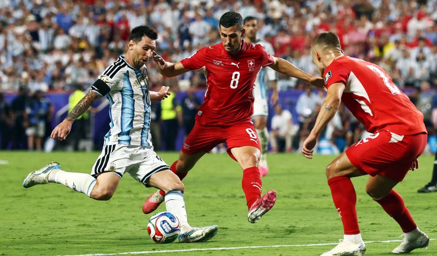 Arjantin uzatmalarda adını yarı finale yazdırdı